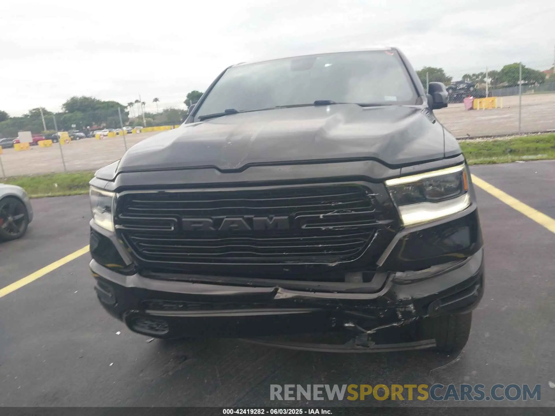 6 Photograph of a damaged car 1C6RREFT1KN888945 RAM 1500 2019