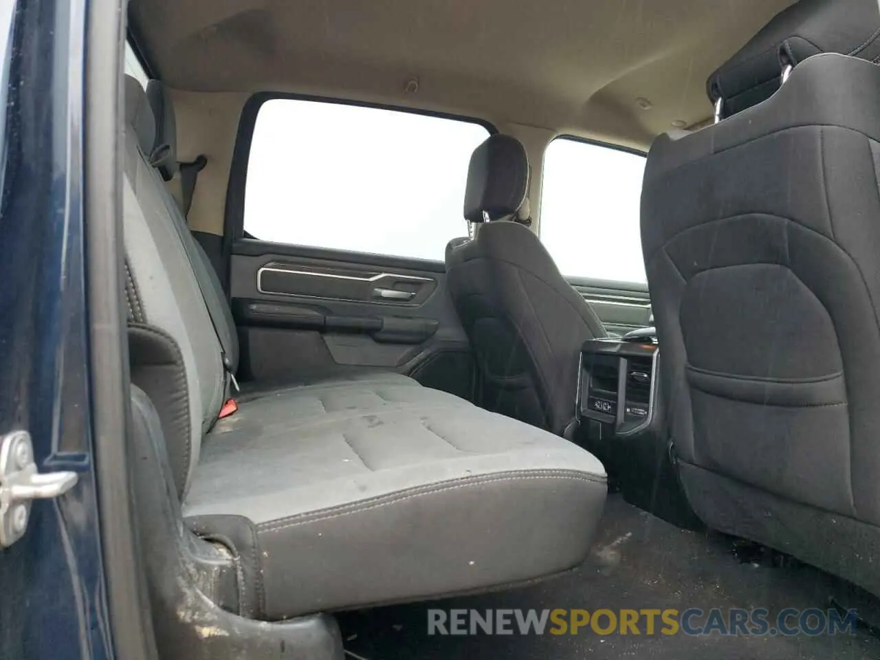 10 Фотография поврежденного автомобиля 1C6RREFT2KN530950 RAM 1500 2019