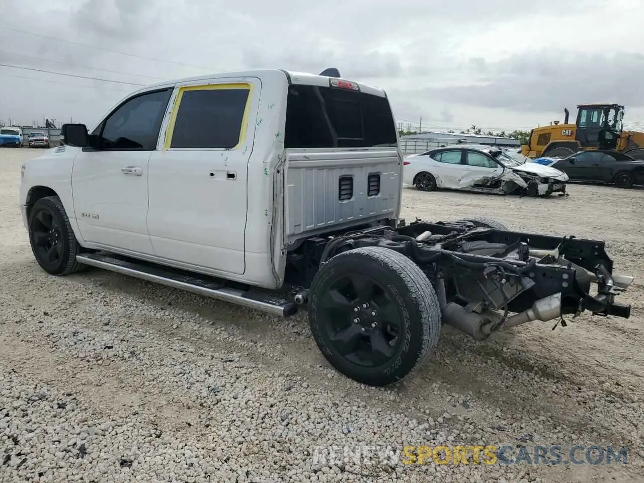2 Photograph of a damaged car 1C6RREFT2KN757684 RAM 1500 2019