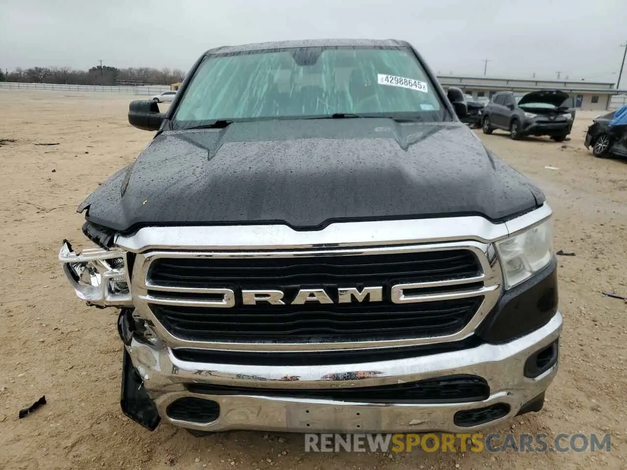 5 Photograph of a damaged car 1C6RREFT5KN786046 RAM 1500 2019