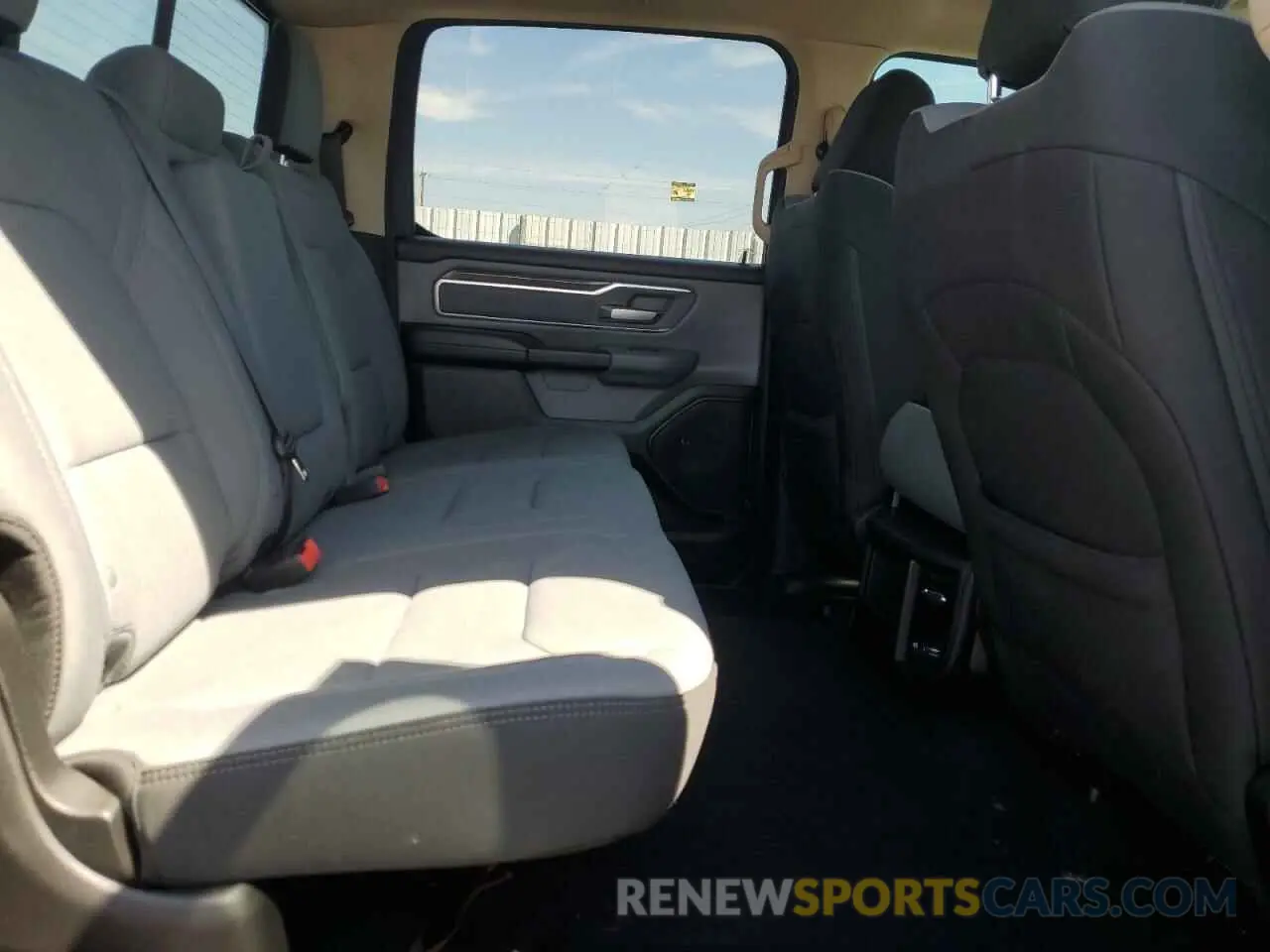 10 Photograph of a damaged car 1C6RREFT7KN650890 RAM 1500 2019