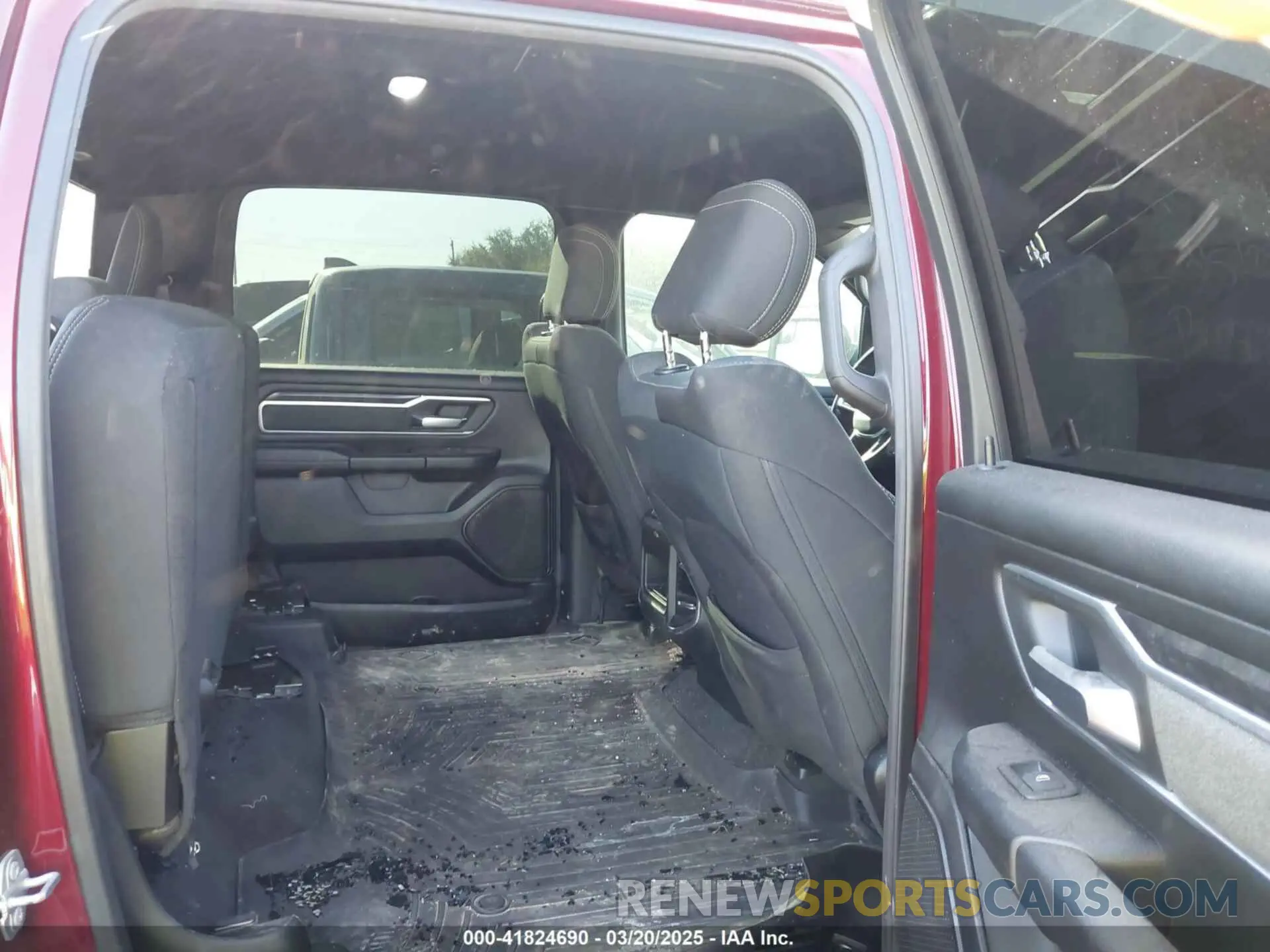 8 Фотография поврежденного автомобиля 1C6RREFT7KN828779 RAM 1500 2019