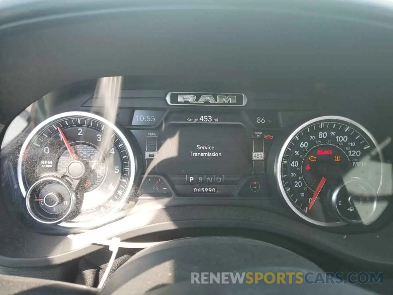9 Photograph of a damaged car 1C6RREFT8KN527101 RAM 1500 2019