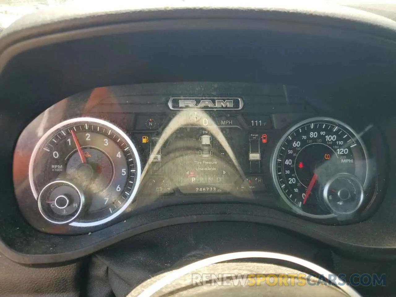 9 Photograph of a damaged car 1C6RREFT9KN558180 RAM 1500 2019