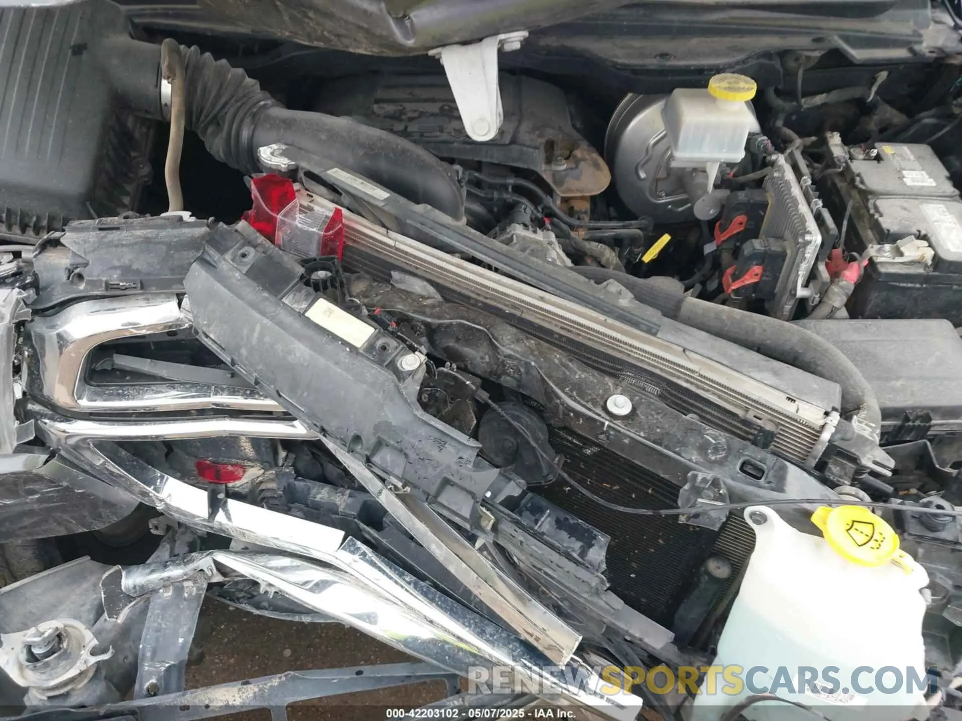10 Photograph of a damaged car 1C6RREJT2KN635625 RAM 1500 2019
