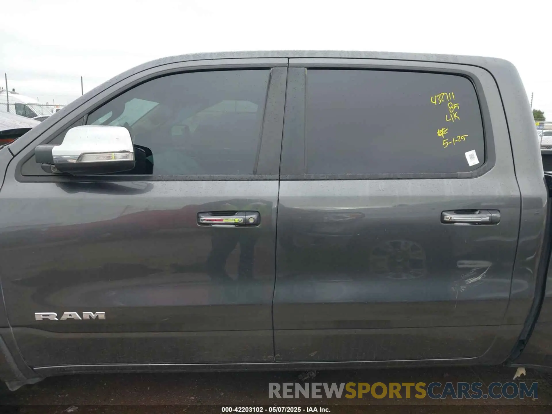 15 Photograph of a damaged car 1C6RREJT2KN635625 RAM 1500 2019