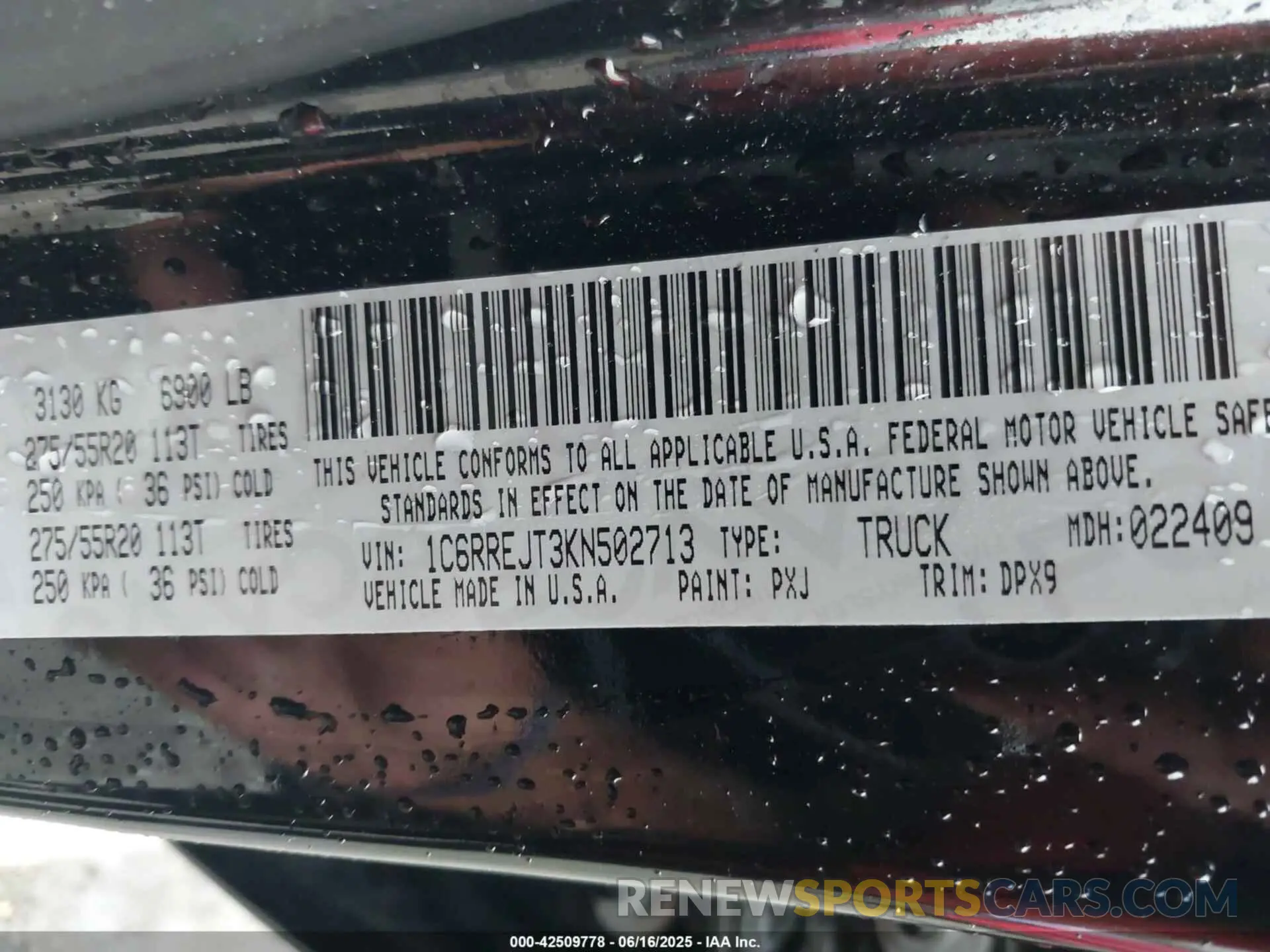 9 Photograph of a damaged car 1C6RREJT3KN502713 RAM 1500 2019