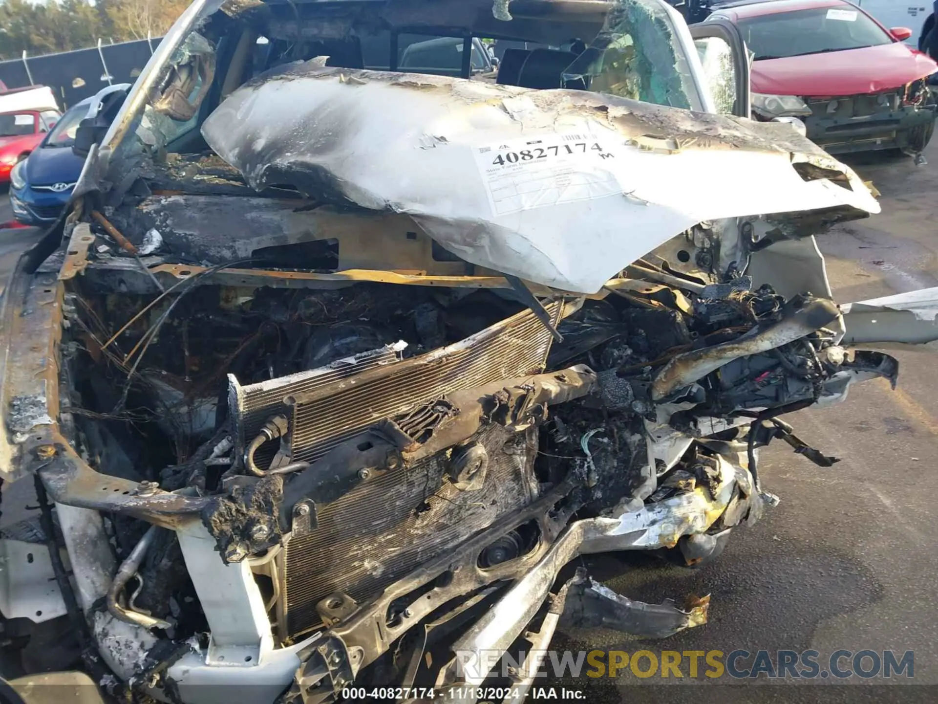 10 Photograph of a damaged car 1C6RREJT3KN912721 RAM 1500 2019