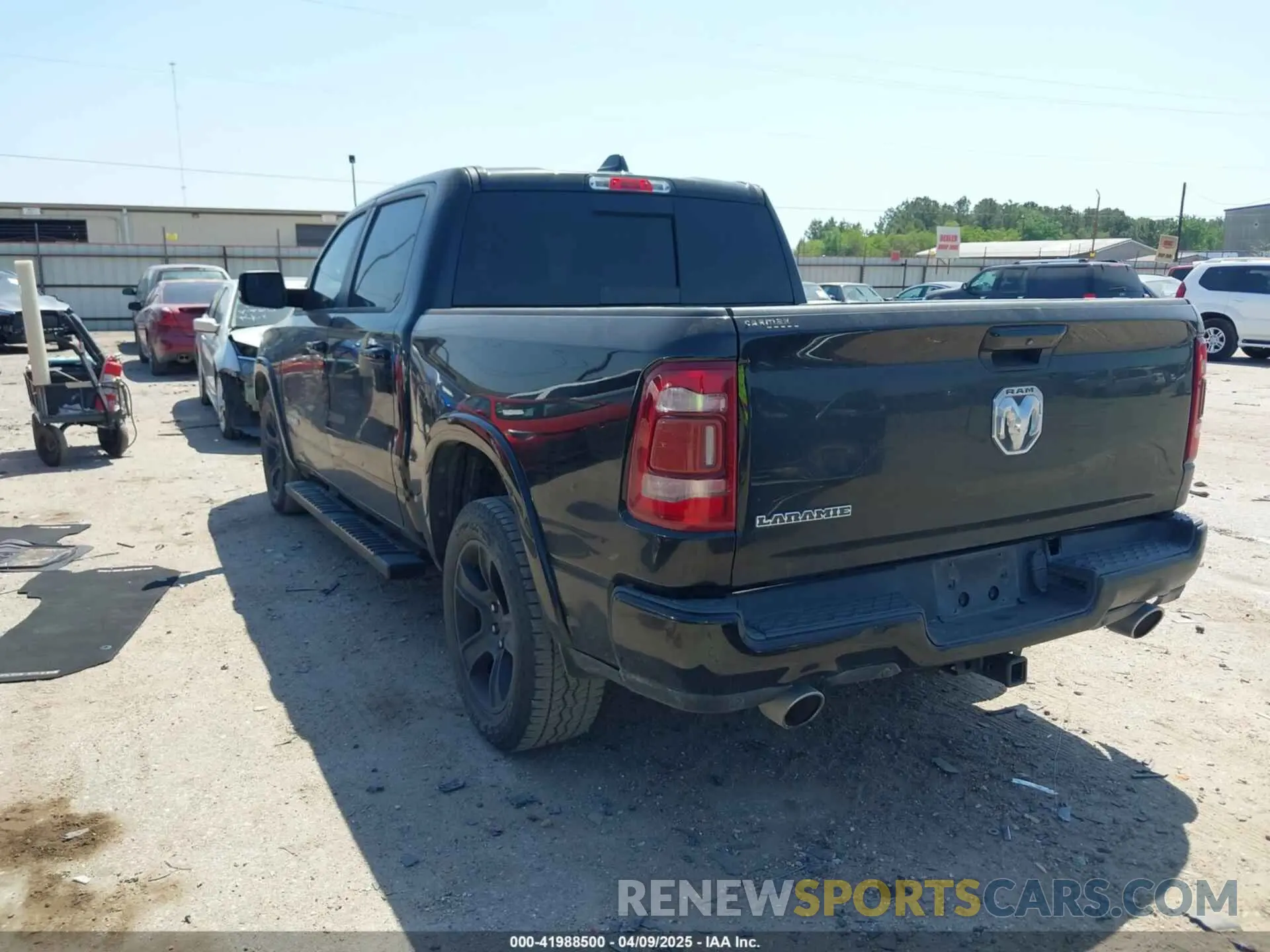 3 Photograph of a damaged car 1C6RREJT9KN558591 RAM 1500 2019