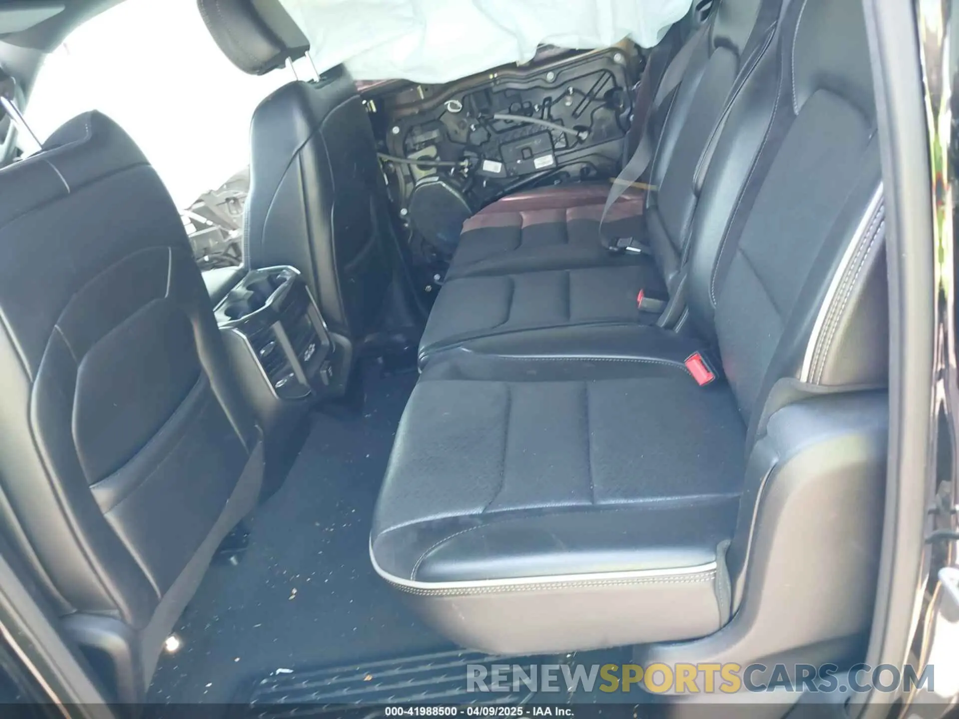 8 Photograph of a damaged car 1C6RREJT9KN558591 RAM 1500 2019
