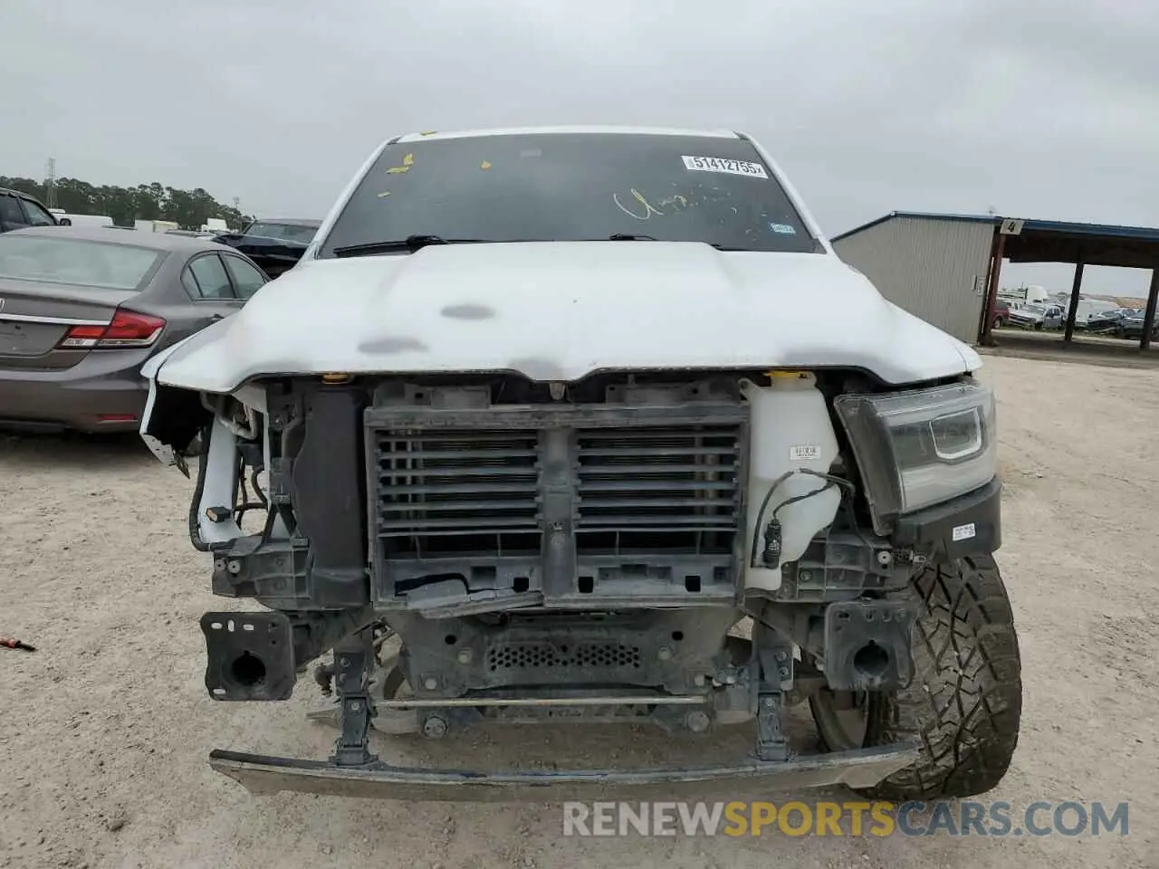 5 Photograph of a damaged car 1C6RREMT6KN683530 RAM 1500 2019