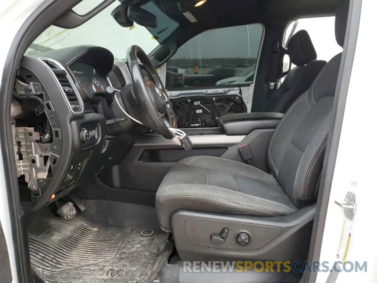 7 Photograph of a damaged car 1C6RREMT6KN683530 RAM 1500 2019