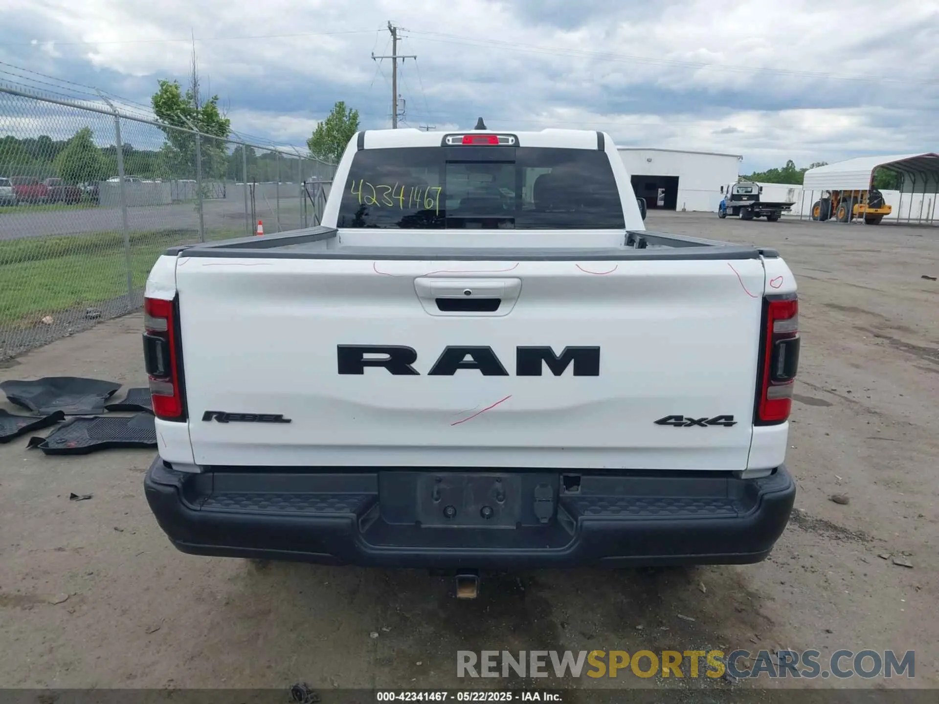 17 Photograph of a damaged car 1C6RRFEG0KN806763 RAM 1500 2019