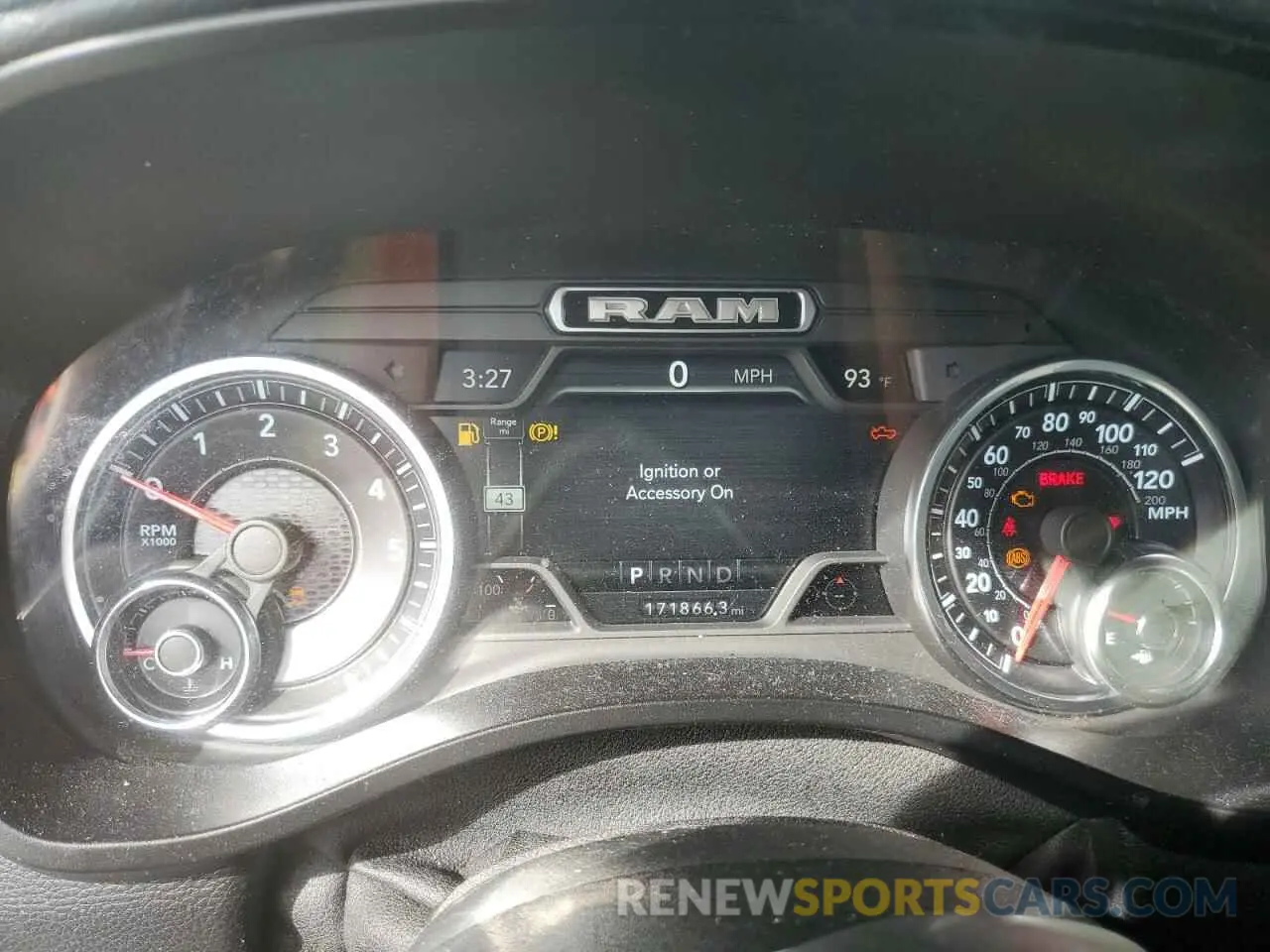9 Photograph of a damaged car 1C6RRFFG0KN737636 RAM 1500 2019