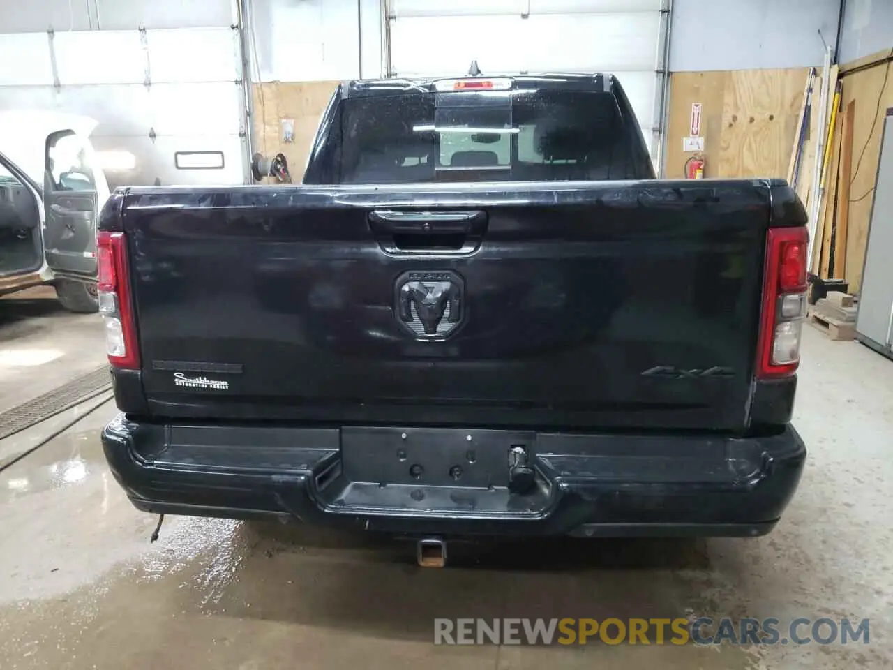 6 Photograph of a damaged car 1C6RRFFG0KN909339 RAM 1500 2019