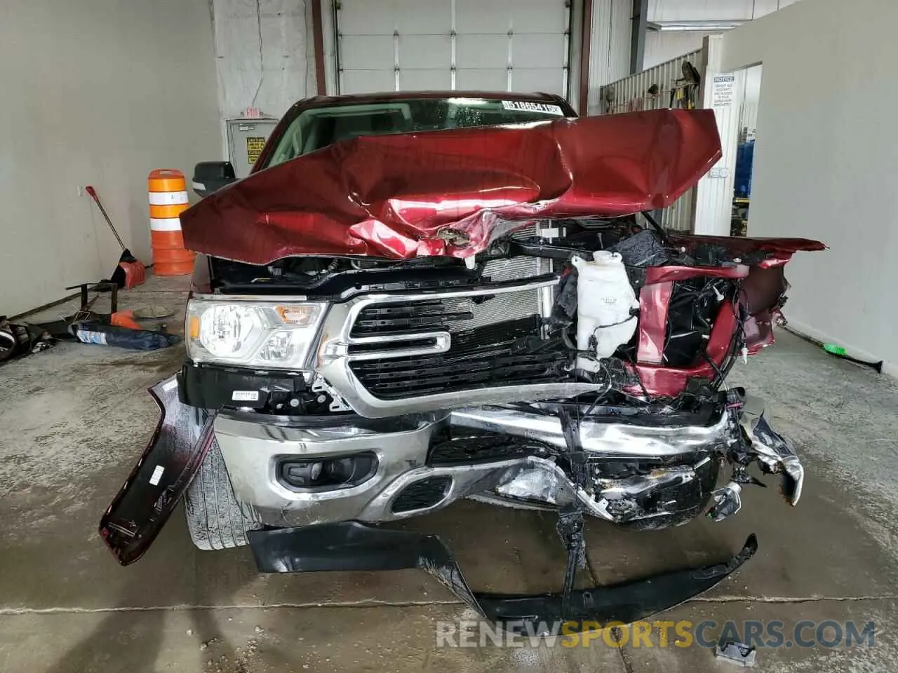 5 Photograph of a damaged car 1C6RRFFG1KN675874 RAM 1500 2019