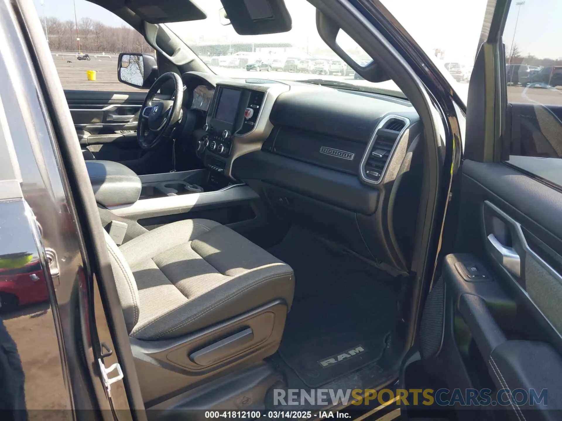 5 Photograph of a damaged car 1C6RRFFG1KN917238 RAM 1500 2019