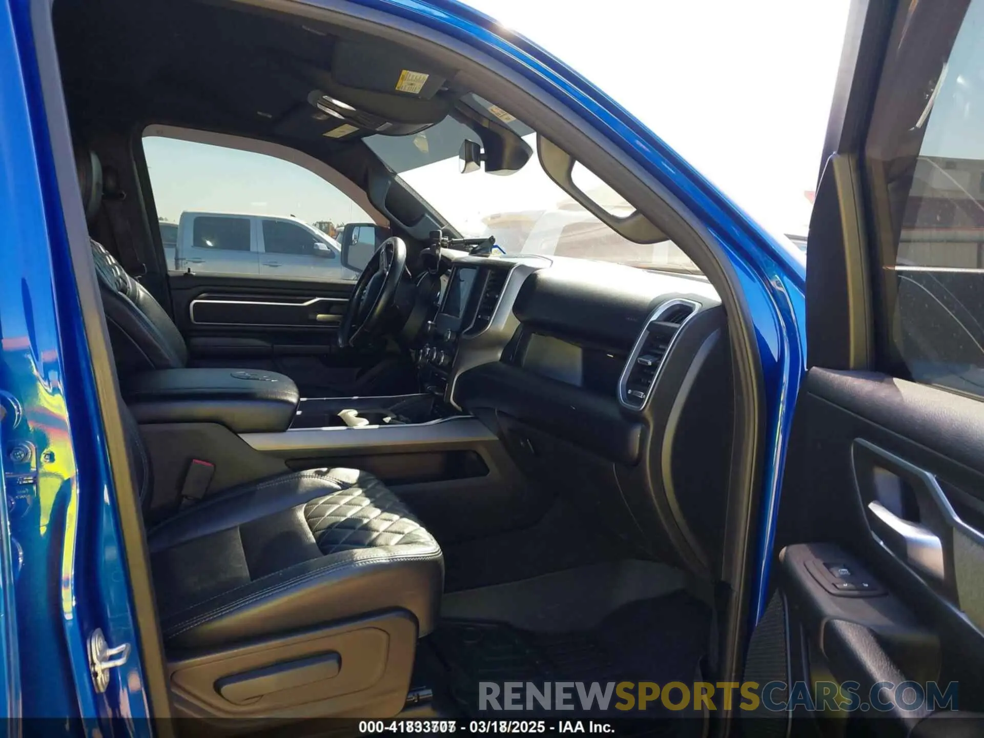 5 Photograph of a damaged car 1C6RRFFG3KN768315 RAM 1500 2019