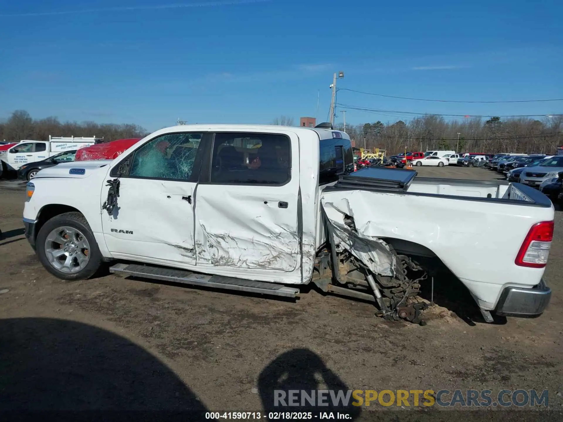 17 Photograph of a damaged car 1C6RRFFG7KN646220 RAM 1500 2019