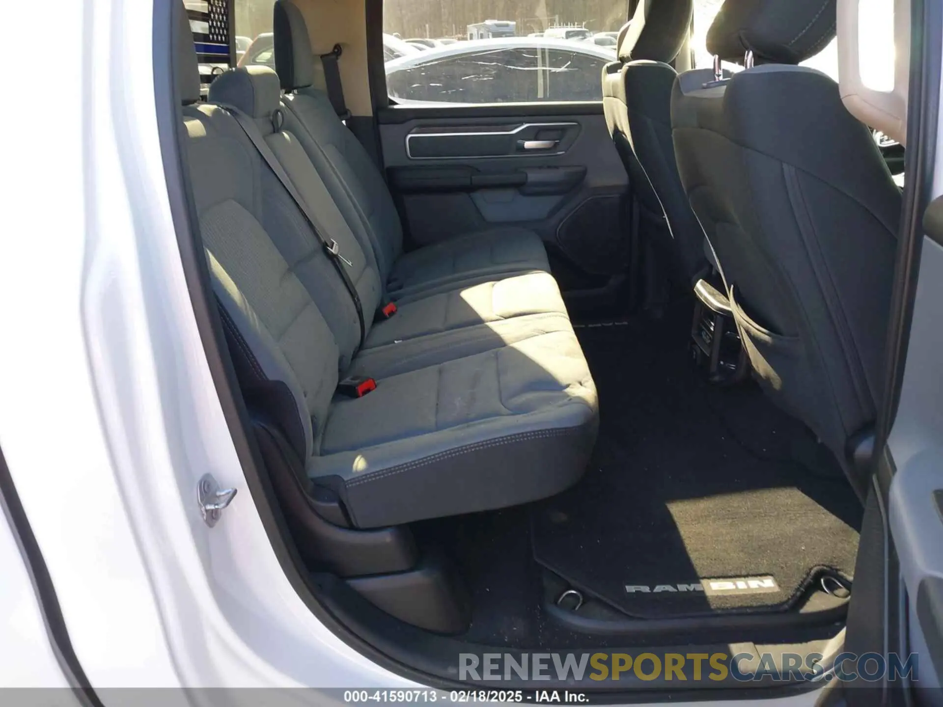 8 Photograph of a damaged car 1C6RRFFG7KN646220 RAM 1500 2019