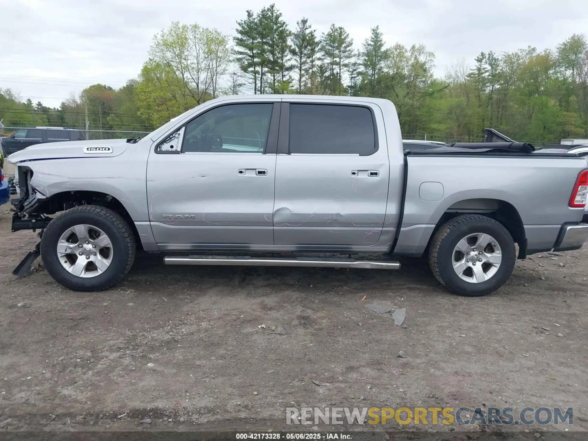 15 Photograph of a damaged car 1C6RRFFG7KN699046 RAM 1500 2019