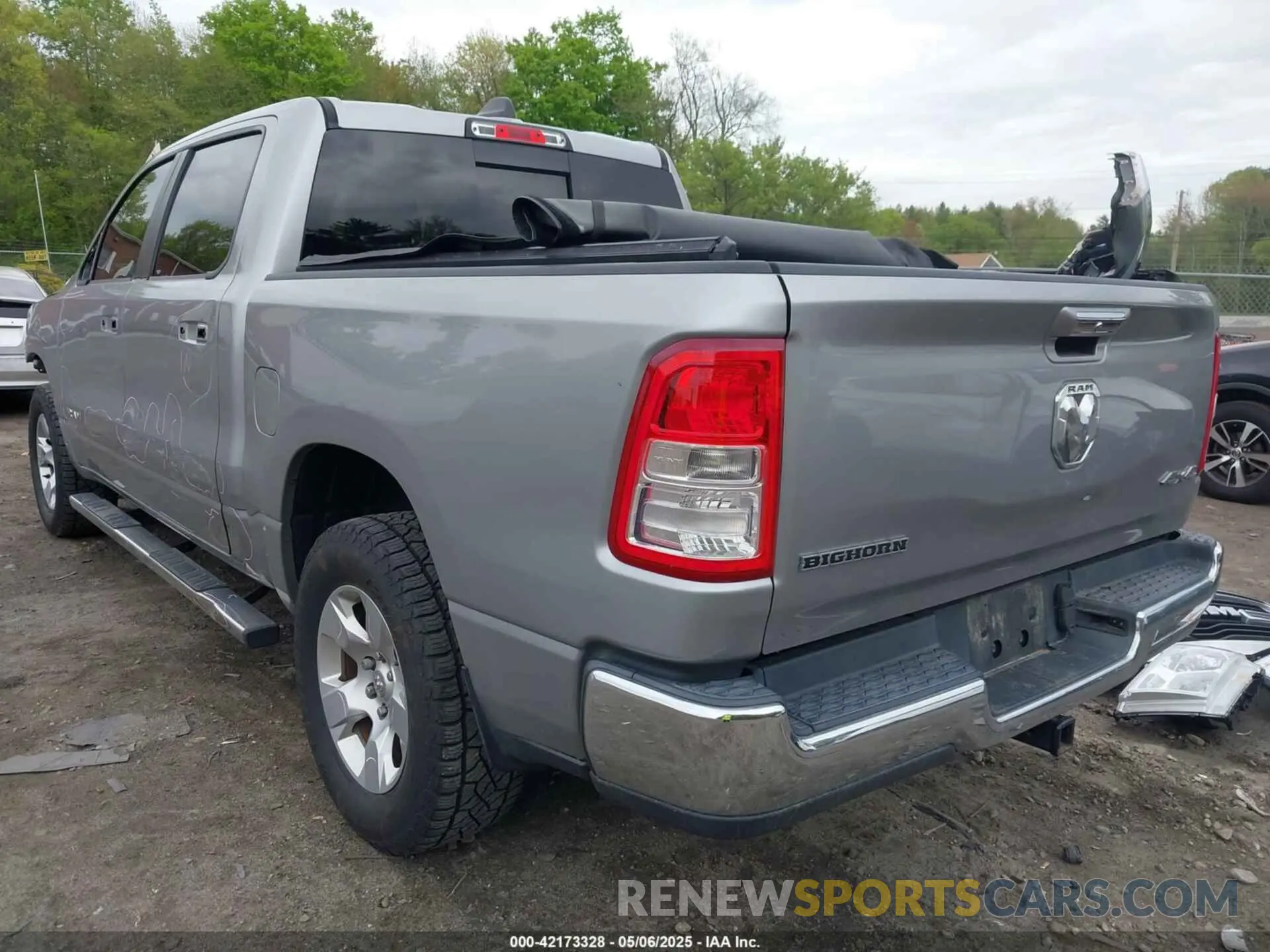3 Photograph of a damaged car 1C6RRFFG7KN699046 RAM 1500 2019