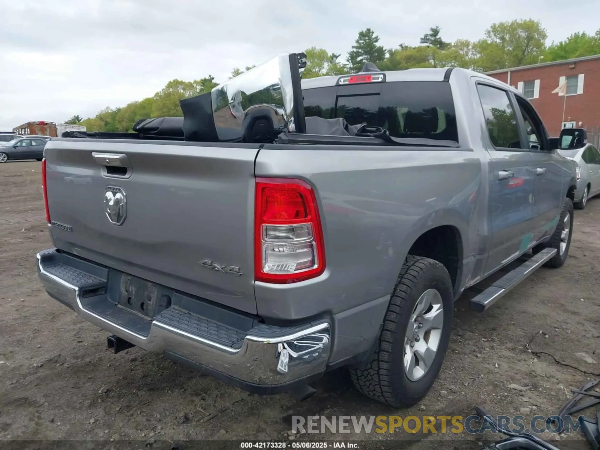 4 Photograph of a damaged car 1C6RRFFG7KN699046 RAM 1500 2019