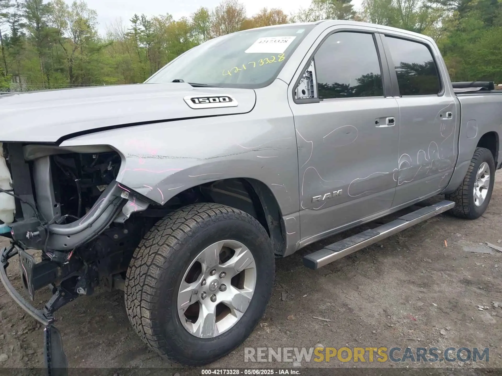 6 Photograph of a damaged car 1C6RRFFG7KN699046 RAM 1500 2019