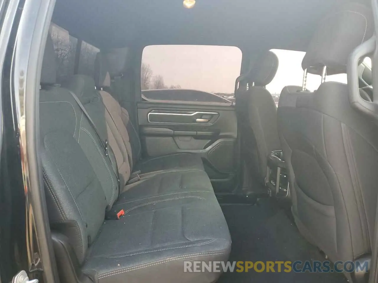 10 Photograph of a damaged car 1C6RRFFG8KN730532 RAM 1500 2019