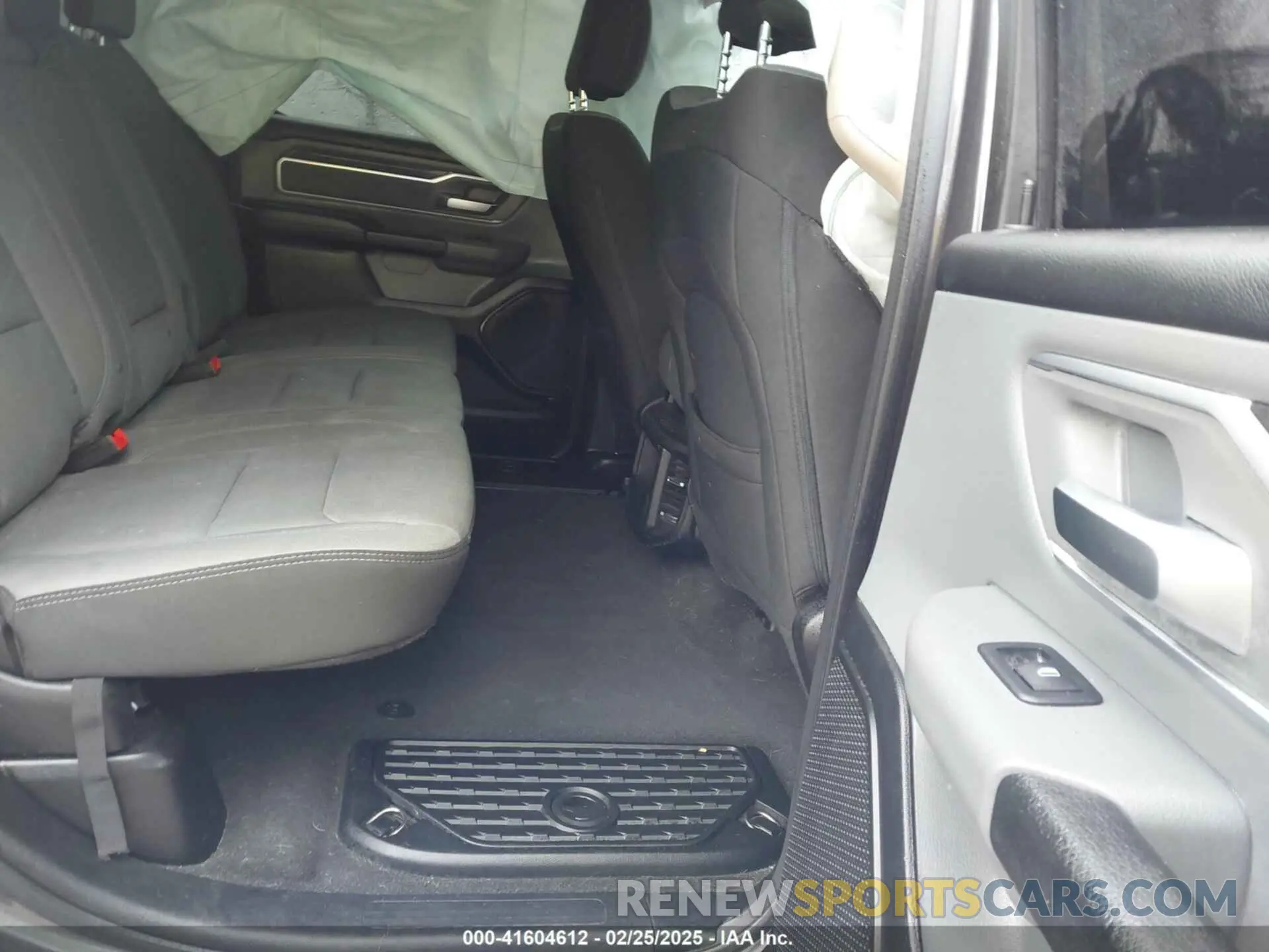 8 Photograph of a damaged car 1C6RRFFG8KN920072 RAM 1500 2019
