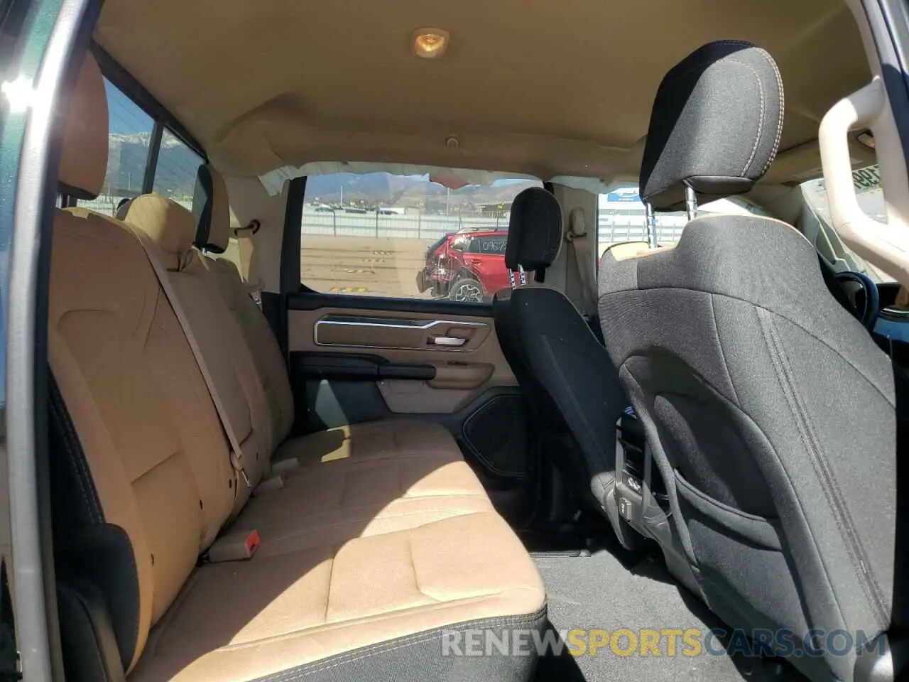 10 Photograph of a damaged car 1C6RRFFG9KN881007 RAM 1500 2019