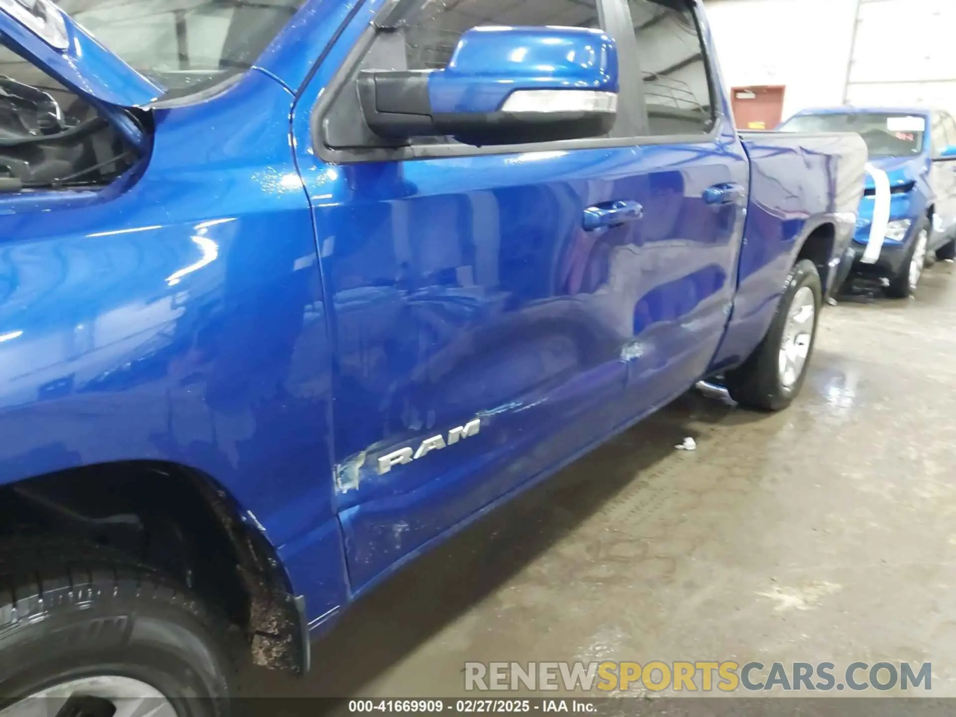 17 Photograph of a damaged car 1C6SRFBT0KN825865 RAM 1500 2019
