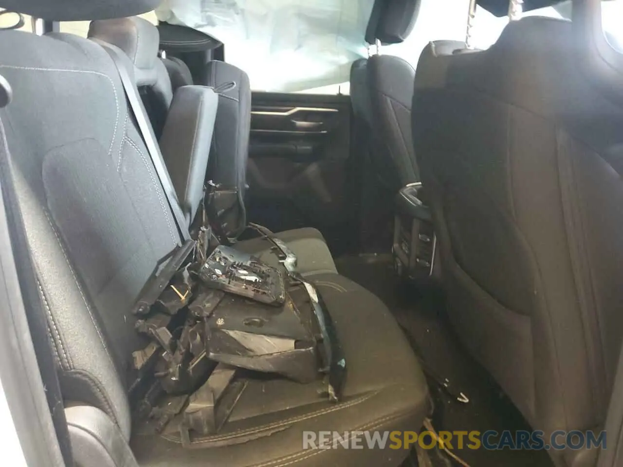 10 Photograph of a damaged car 1C6SRFBT6KN771892 RAM 1500 2019
