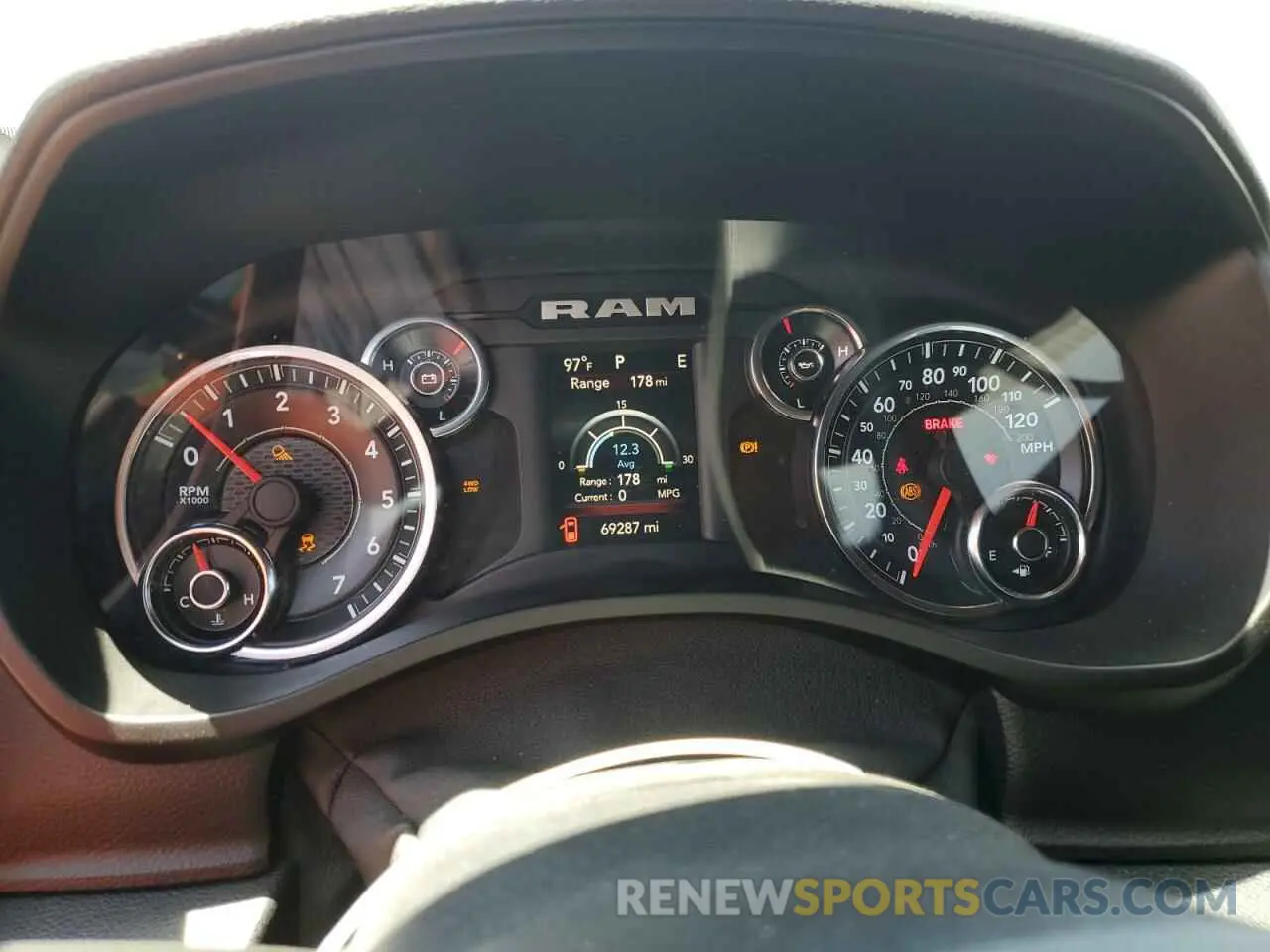 9 Photograph of a damaged car 1C6SRFBT6KN893670 RAM 1500 2019