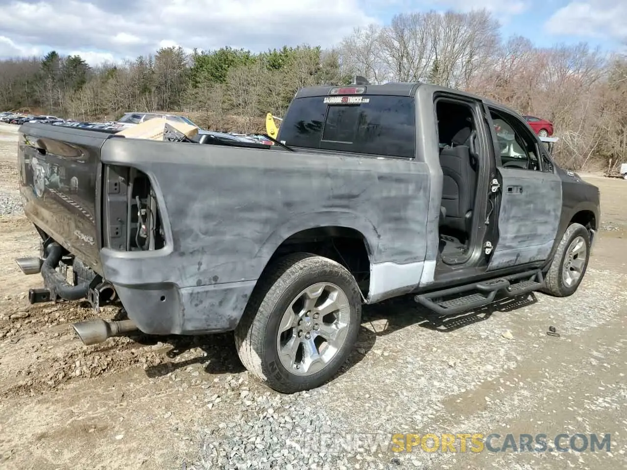 3 Photograph of a damaged car 1C6SRFBT9KN885580 RAM 1500 2019