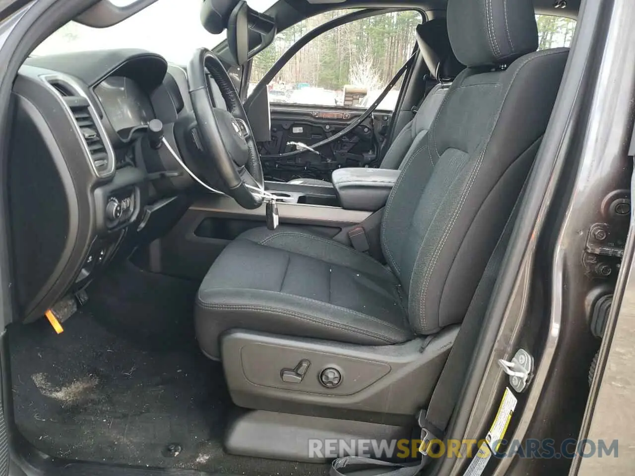 7 Photograph of a damaged car 1C6SRFBT9KN885580 RAM 1500 2019