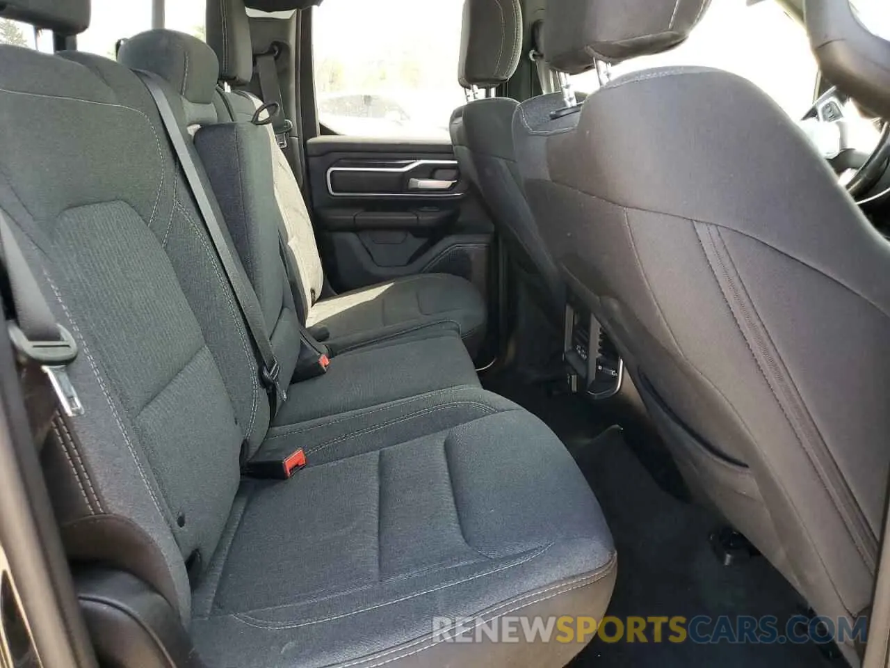10 Photograph of a damaged car 1C6SRFBTXKN906274 RAM 1500 2019