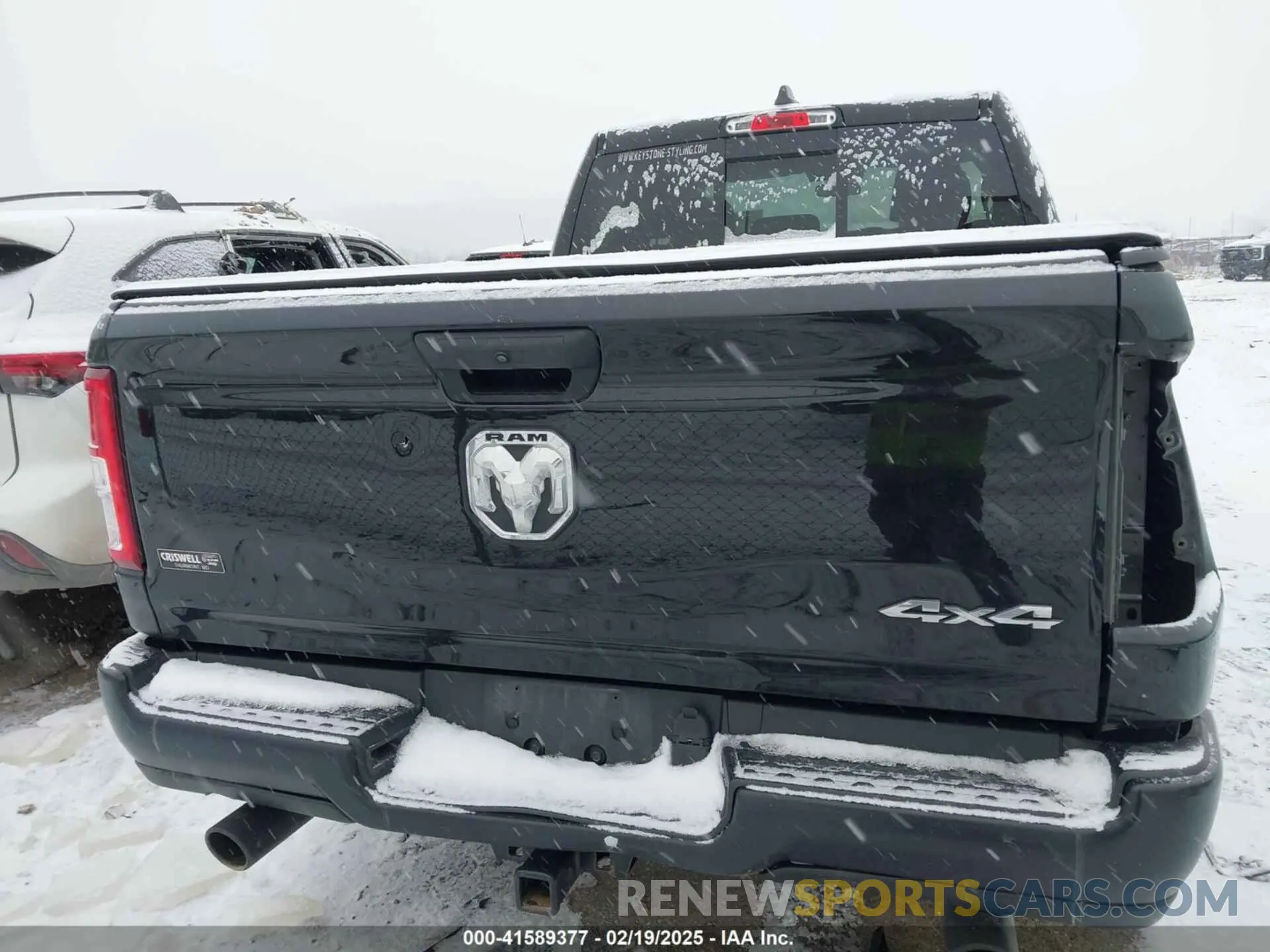 17 Photograph of a damaged car 1C6SRFCT8KN812411 RAM 1500 2019