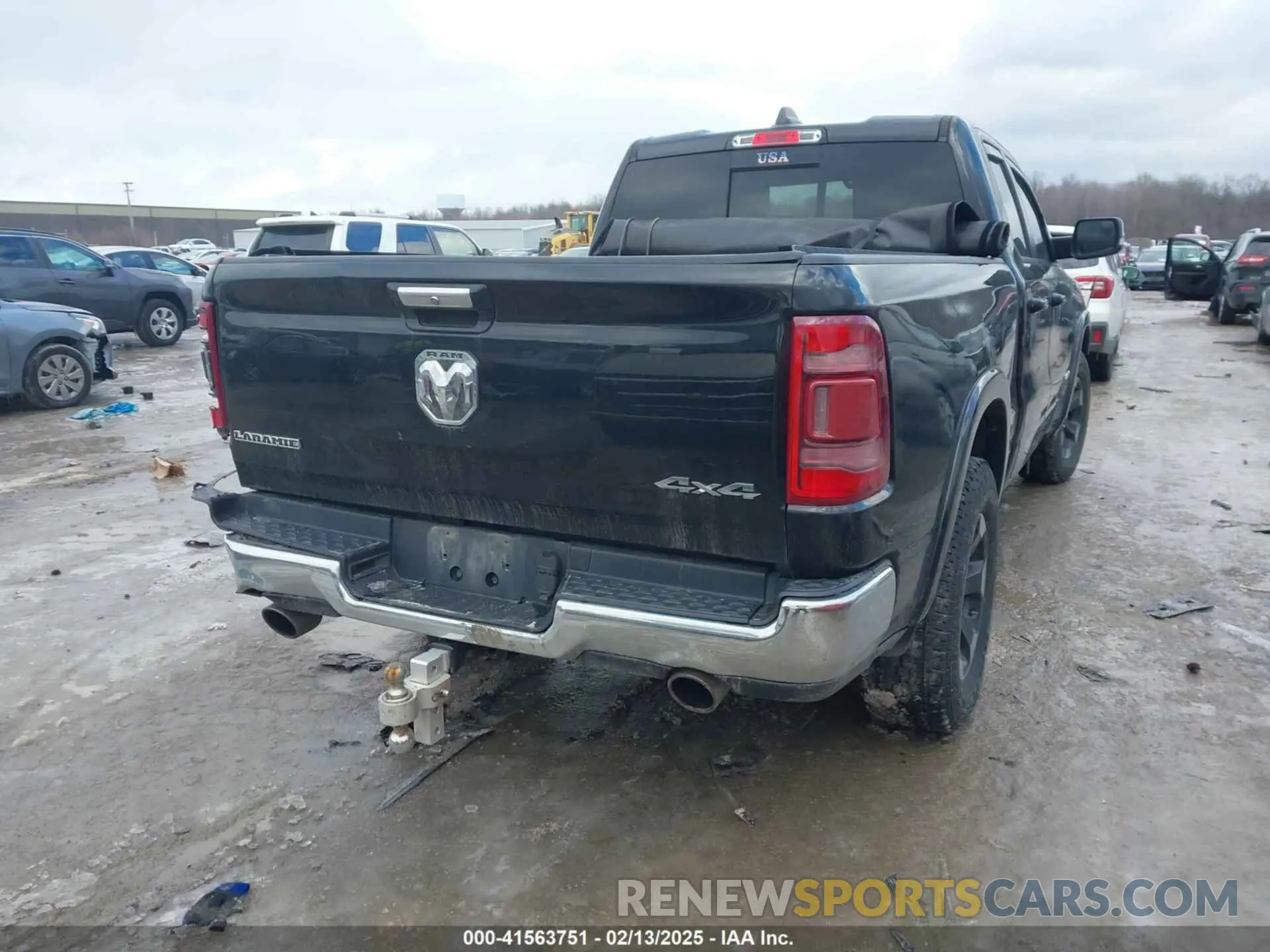 4 Photograph of a damaged car 1C6SRFDT6KN869740 RAM 1500 2019
