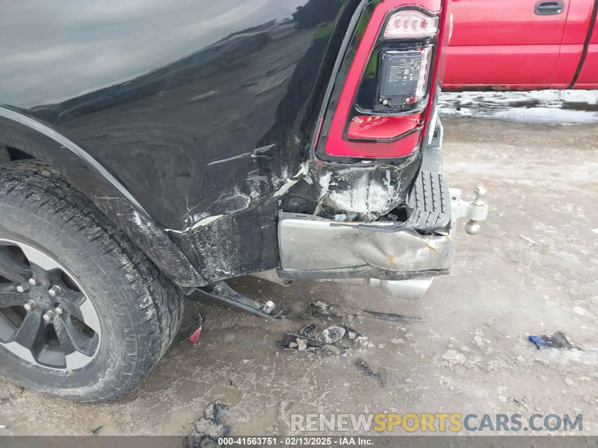 6 Photograph of a damaged car 1C6SRFDT6KN869740 RAM 1500 2019
