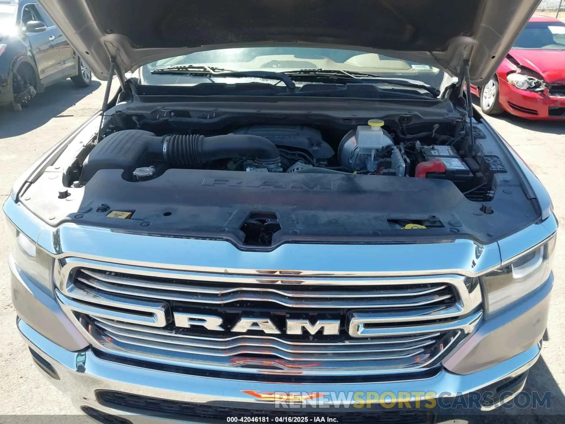 10 Photograph of a damaged car 1C6SRFDT8KN860943 RAM 1500 2019