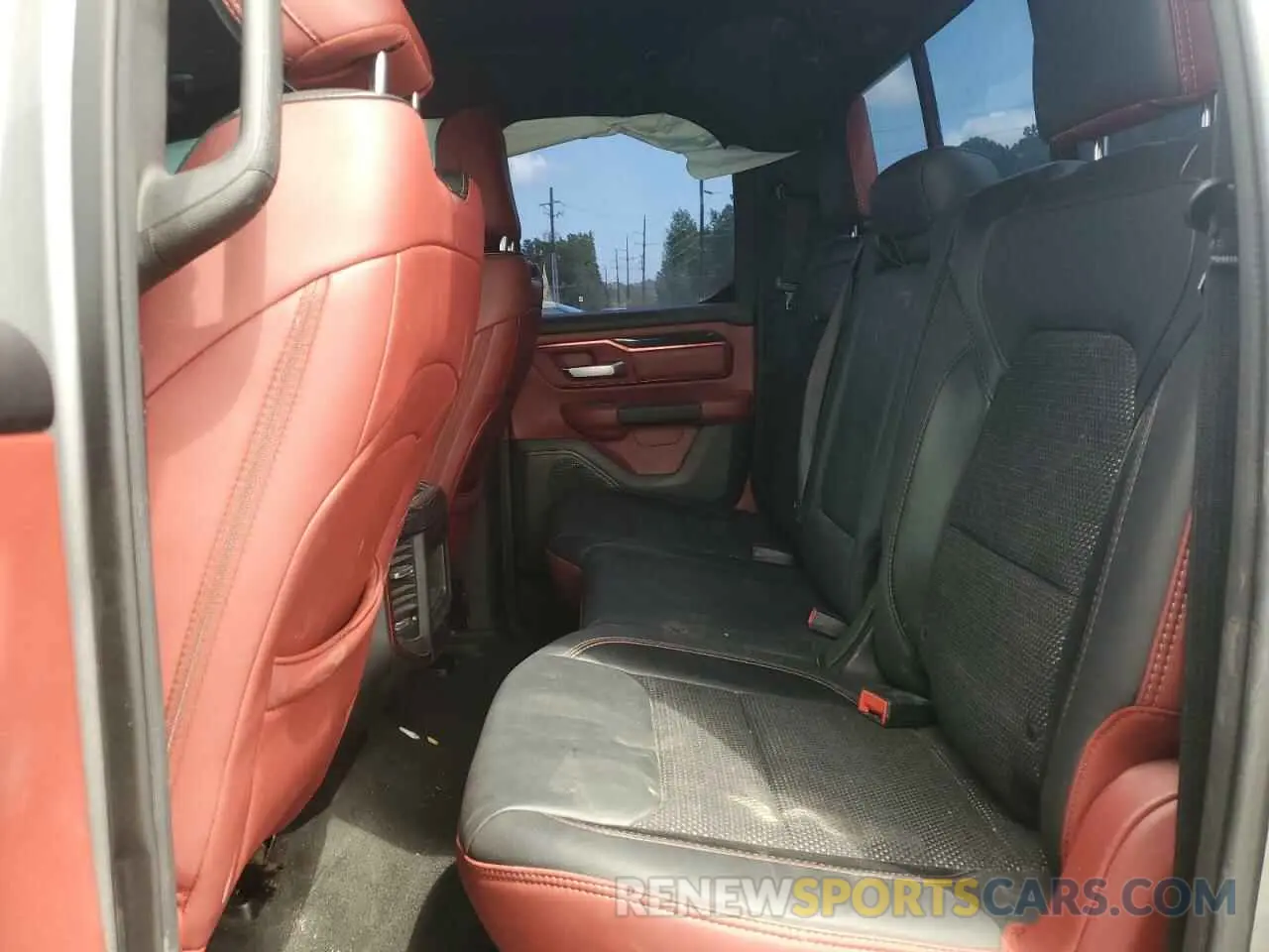 10 Photograph of a damaged car 1C6SRFET1KN875363 RAM 1500 2019
