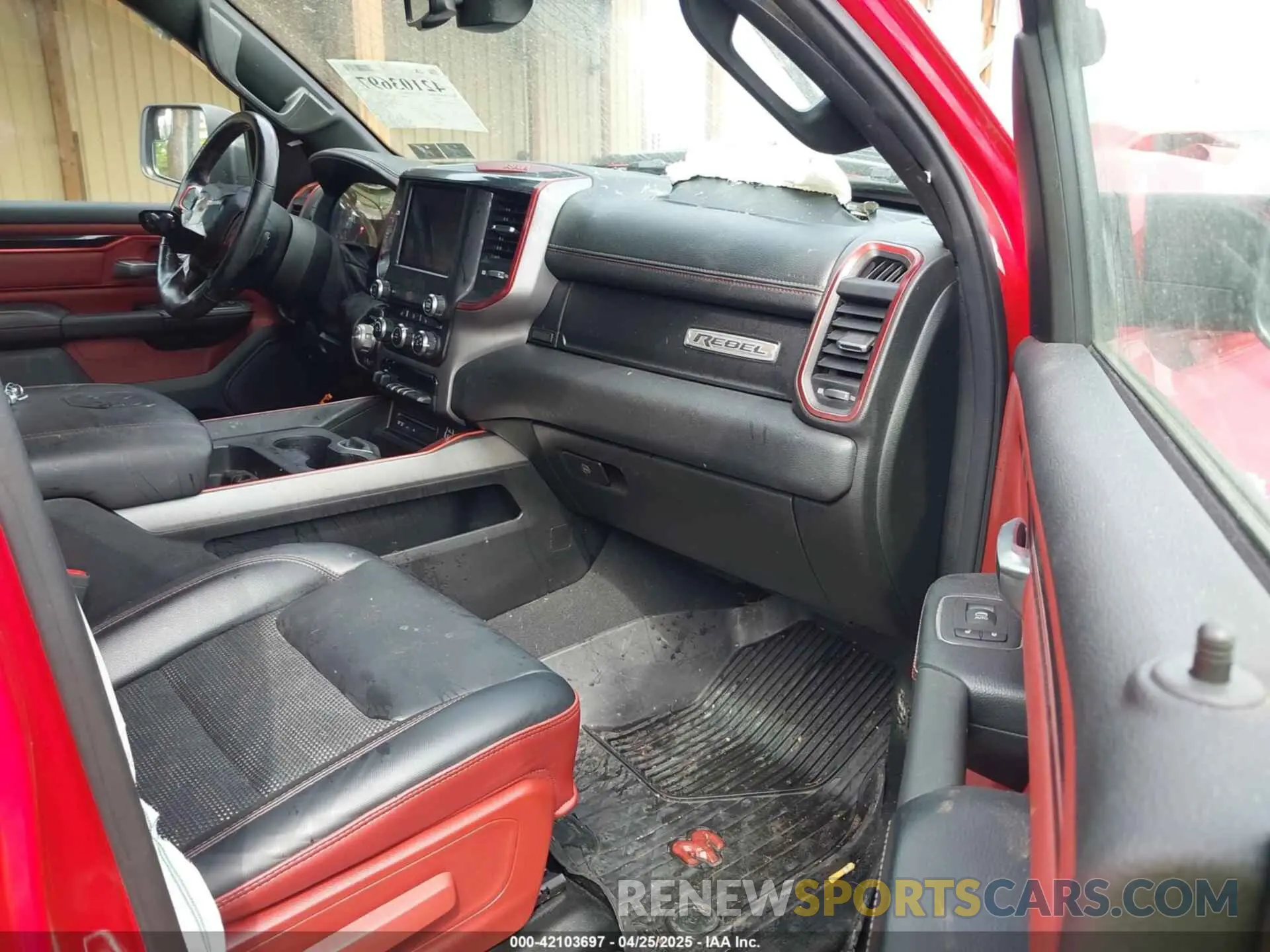 5 Photograph of a damaged car 1C6SRFET2KN599078 RAM 1500 2019
