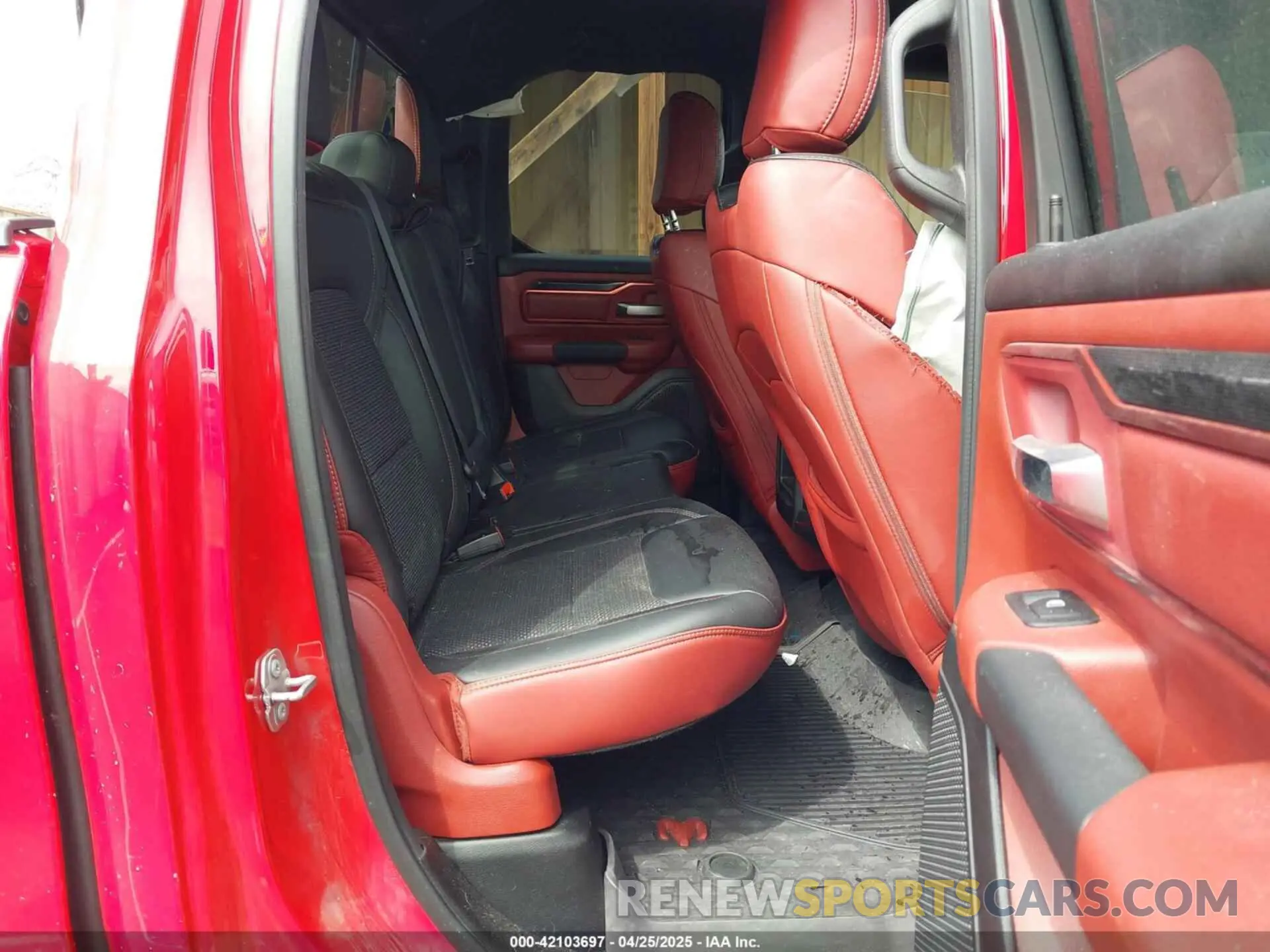 8 Photograph of a damaged car 1C6SRFET2KN599078 RAM 1500 2019