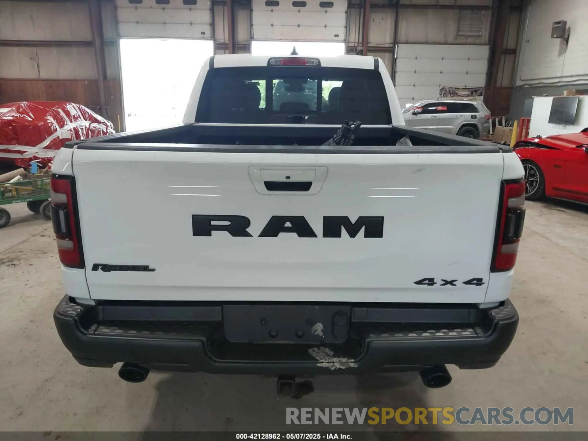 17 Photograph of a damaged car 1C6SRFET6KN865167 RAM 1500 2019