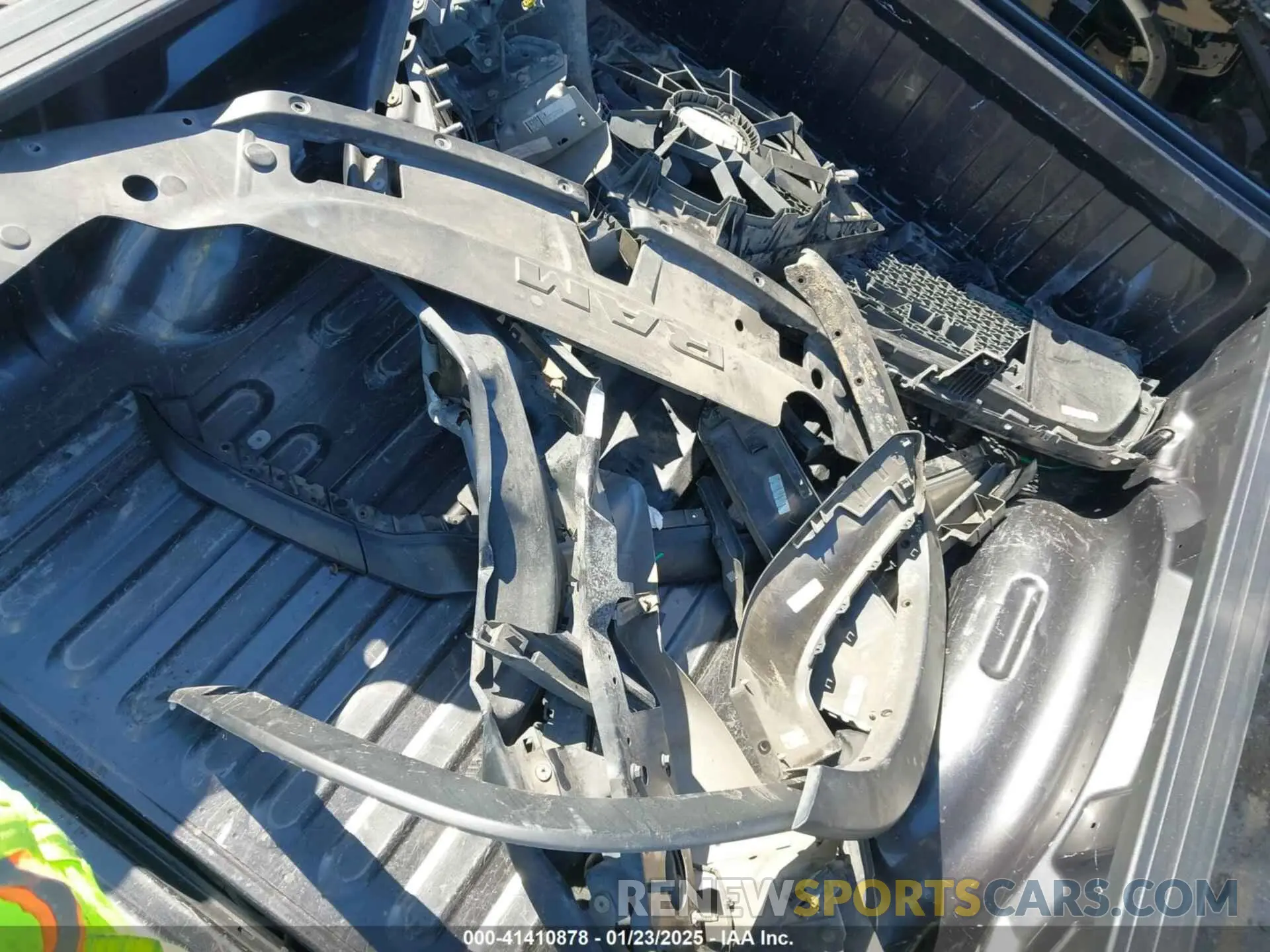 12 Фотография поврежденного автомобиля 1C6SRFET7KN861046 RAM 1500 2019