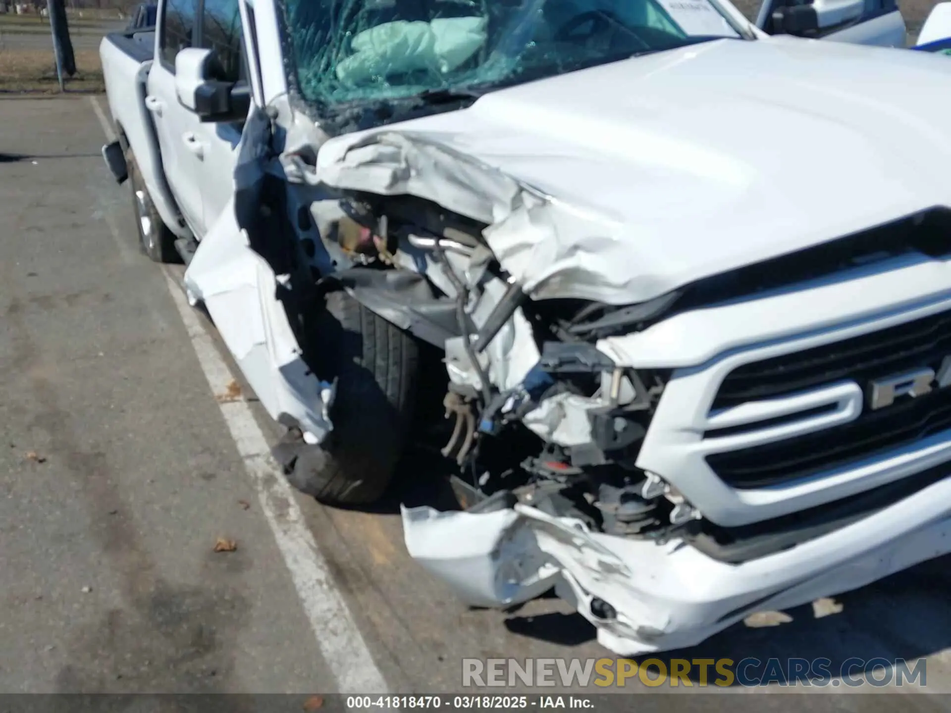 6 Photograph of a damaged car 1C6SRFFT1KN585106 RAM 1500 2019
