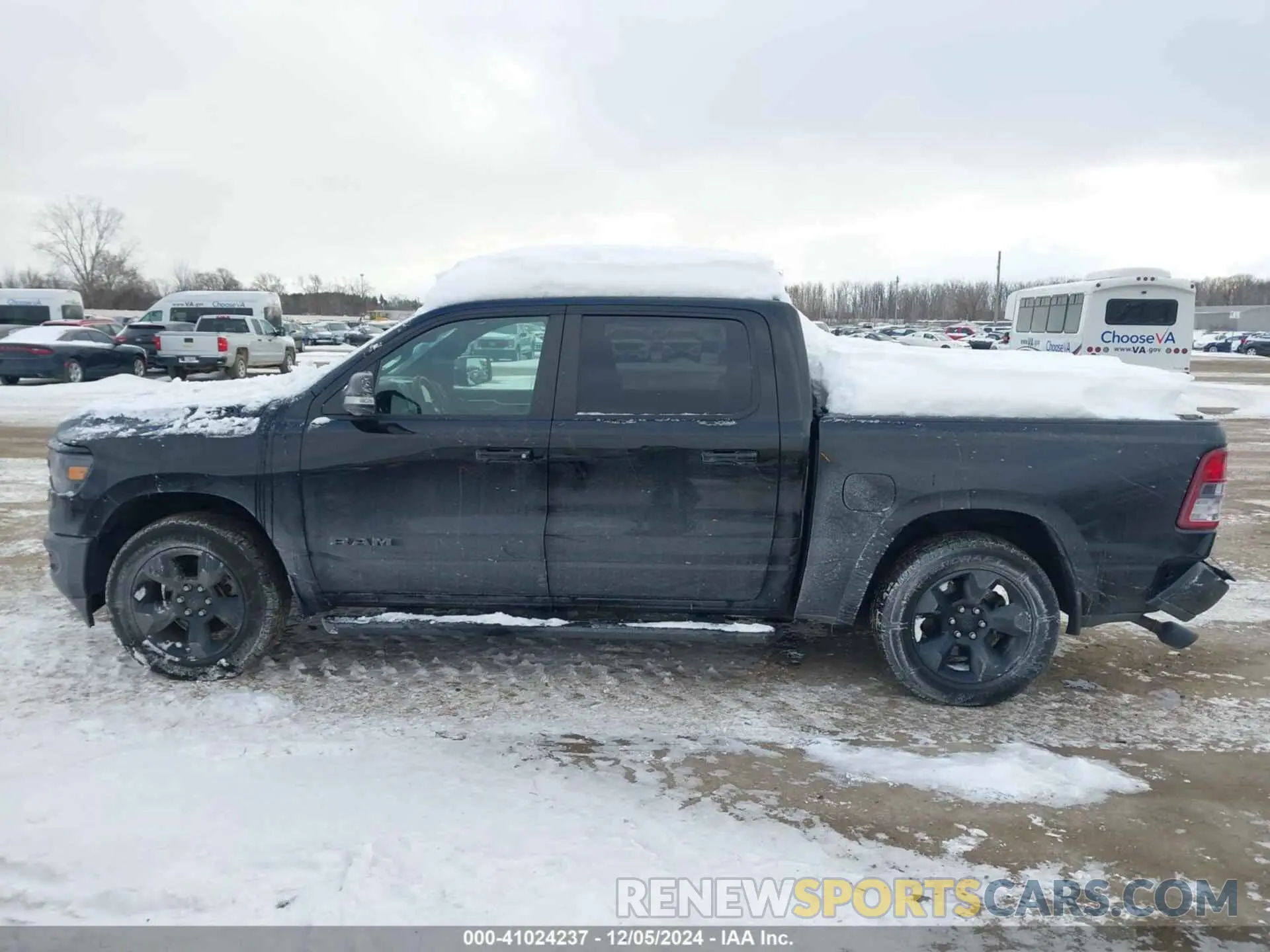 13 Photograph of a damaged car 1C6SRFFT1KN912586 RAM 1500 2019