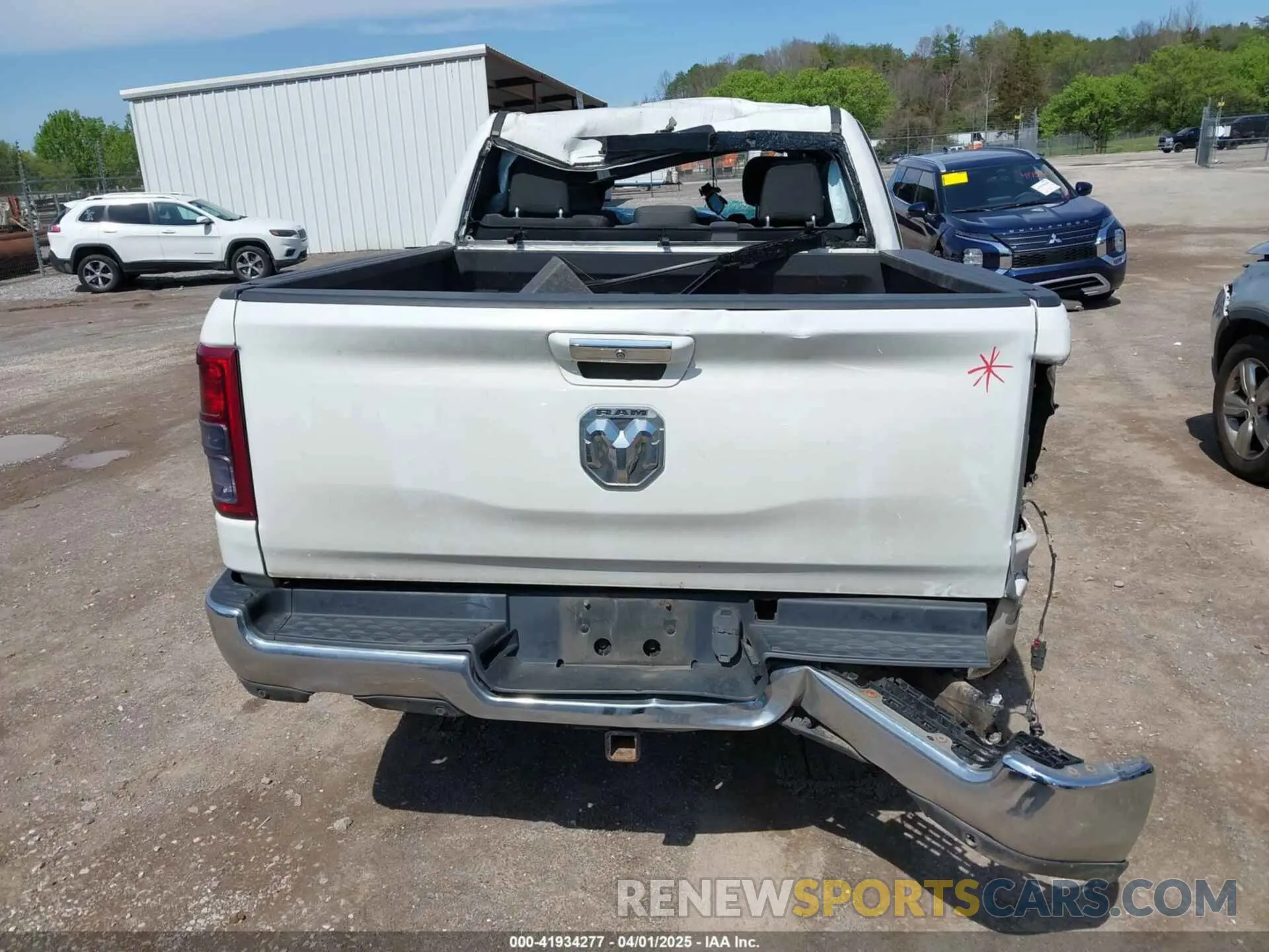 16 Photograph of a damaged car 1C6SRFFT2KN667846 RAM 1500 2019