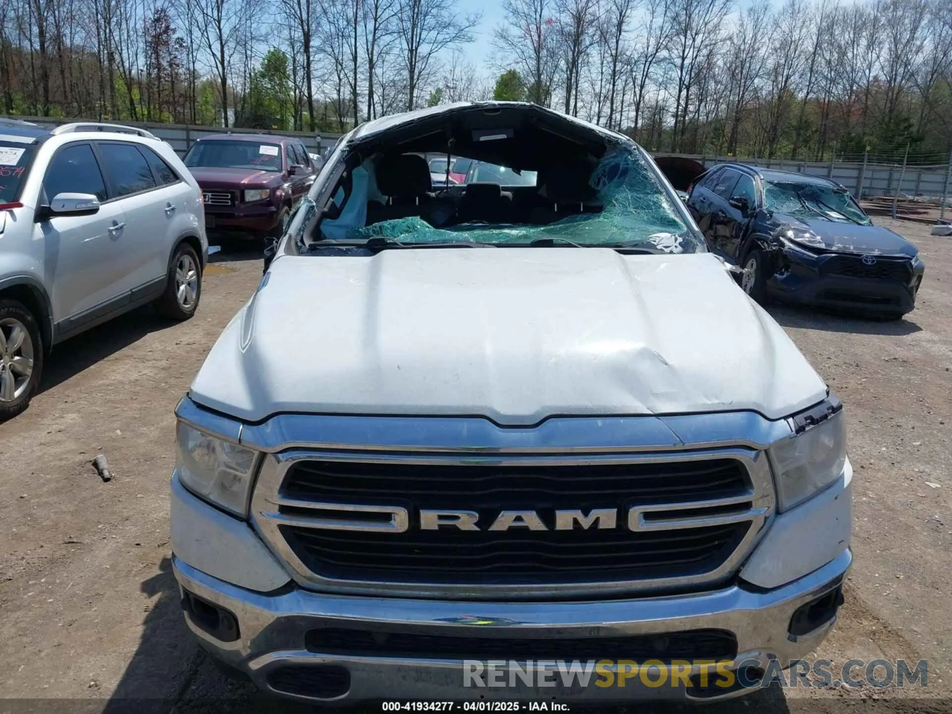 6 Photograph of a damaged car 1C6SRFFT2KN667846 RAM 1500 2019